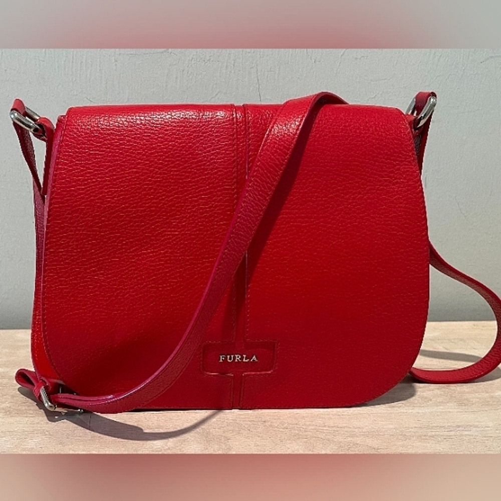 Furla Pebbled Red Leather Shoulder Bag In Excellent Used‎ Condition